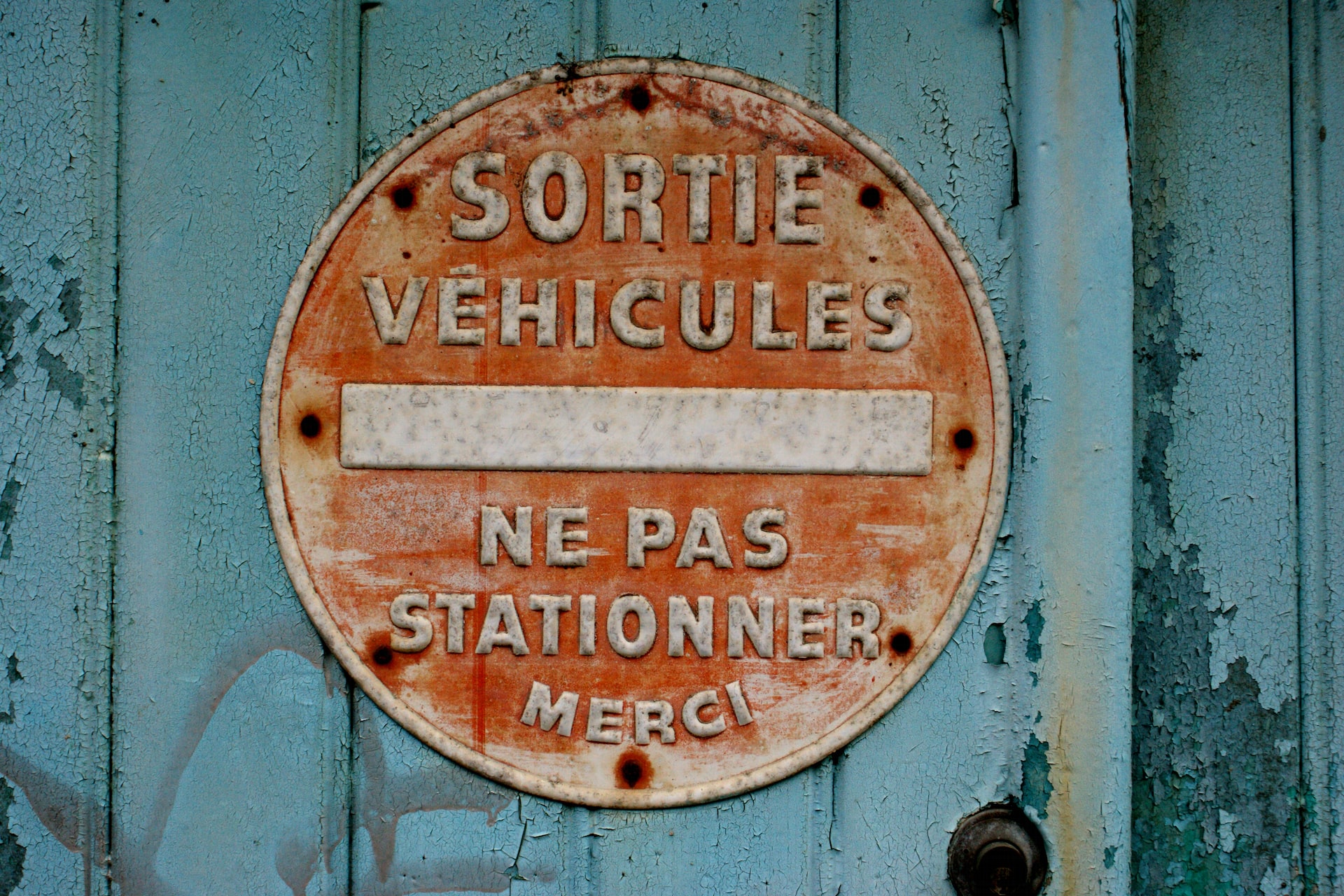 Sortie vehicules signage